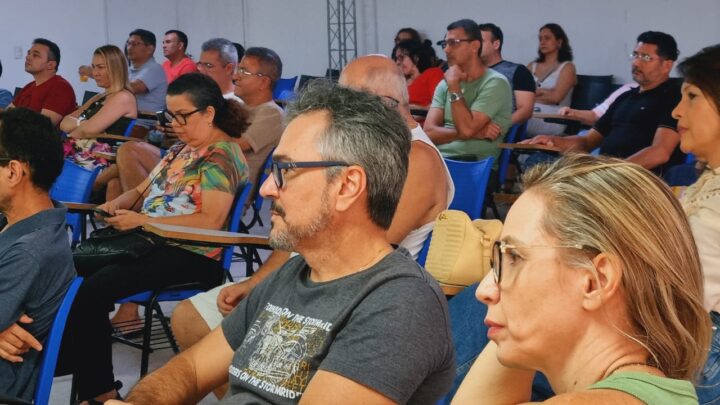 Servidores do TJRN recusam reajuste de 2% e pedem melhores propostas em ato