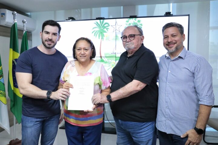 Futebol Feminino: Fátima e Álvaro assinam carta de interesse para sediar Copa