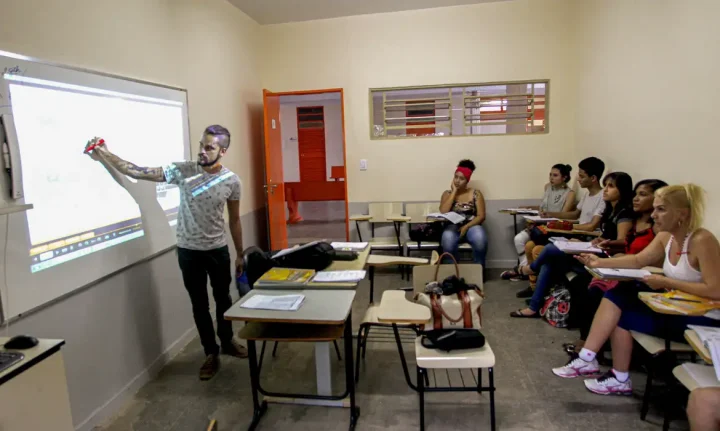 Pé-de-Meia fecha 2024 beneficiando mais de 88 mil estudantes do RN
