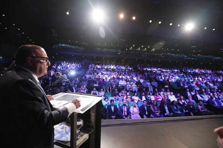 Aluguel do teatro Riachuelo para posse do prefeito de Natal custou R$ 25 mil