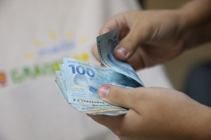 Pagamento de servidores movimenta R$ 8,6 bilhões na economia do RN